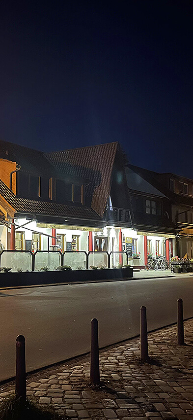 Banner Image Represents the Dinny 1