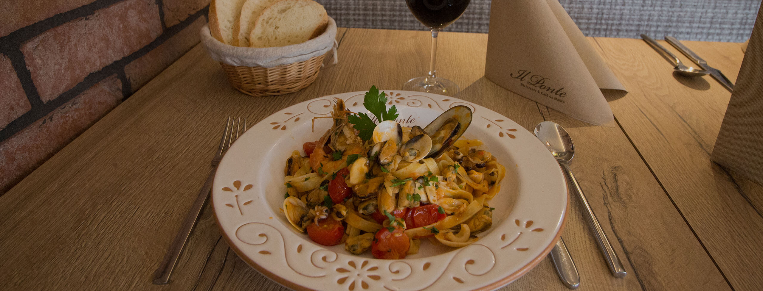 Banner Image Represents the Dinny 2