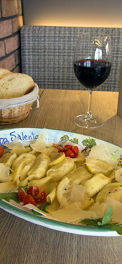 Banner Image Represents the Dinny 3