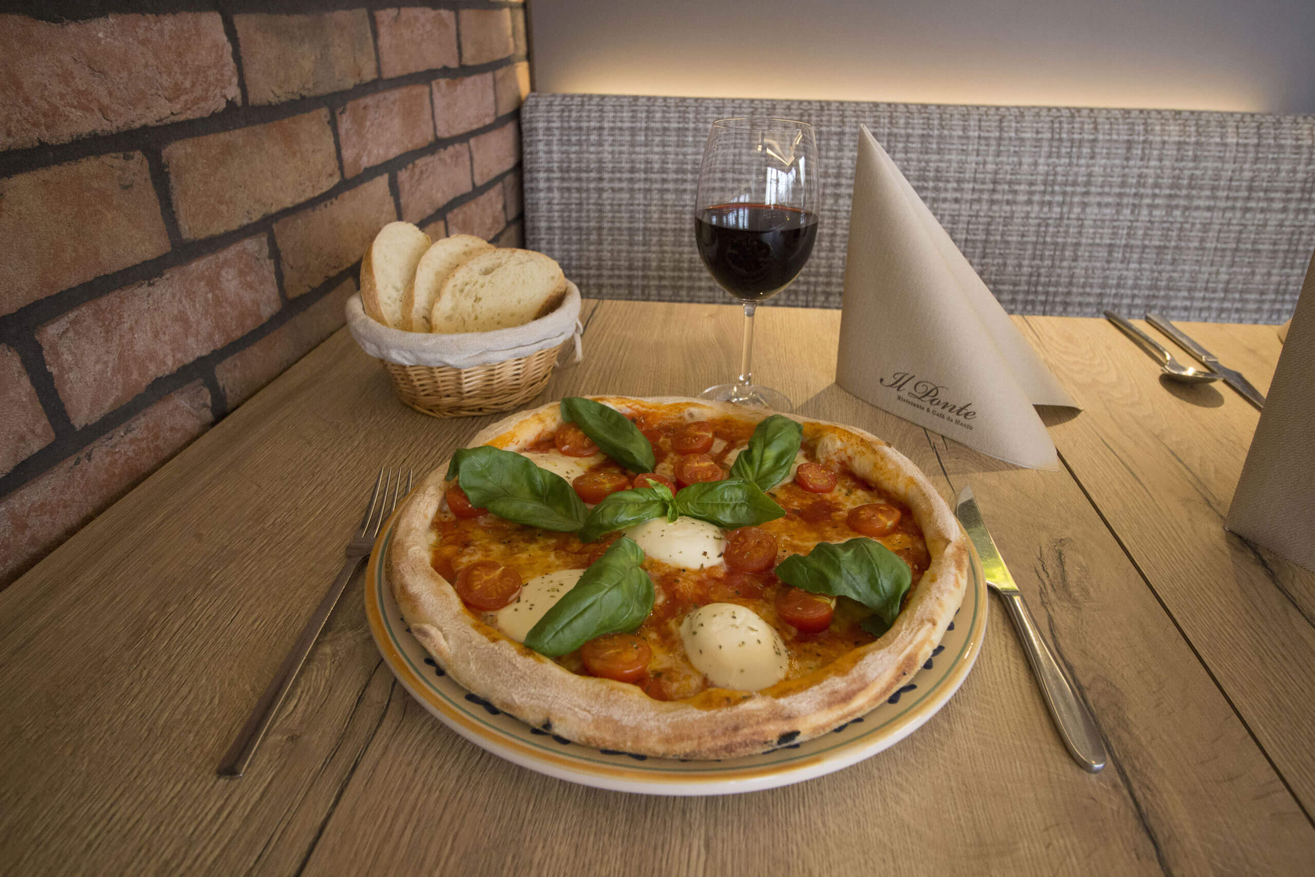 Banner Image Represents the Dinny 7